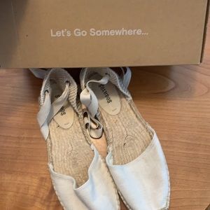 Blush, Soludos espadrilles.